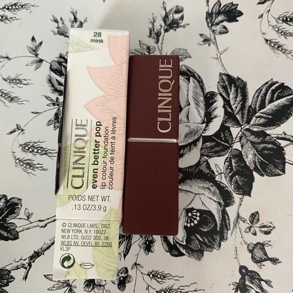 Clinique lip color foundation